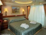 ID 2804 AURORA (2000/76152grt/IMO 9169524) - The Starboard Penthouse bedroom area (upper level of the two-deck suite).